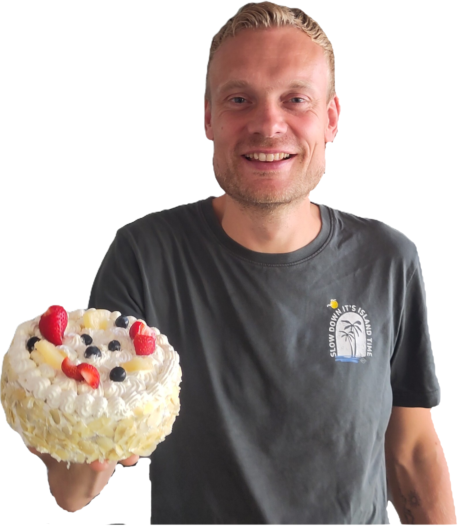 Frederik met een vegan slagroomtaart